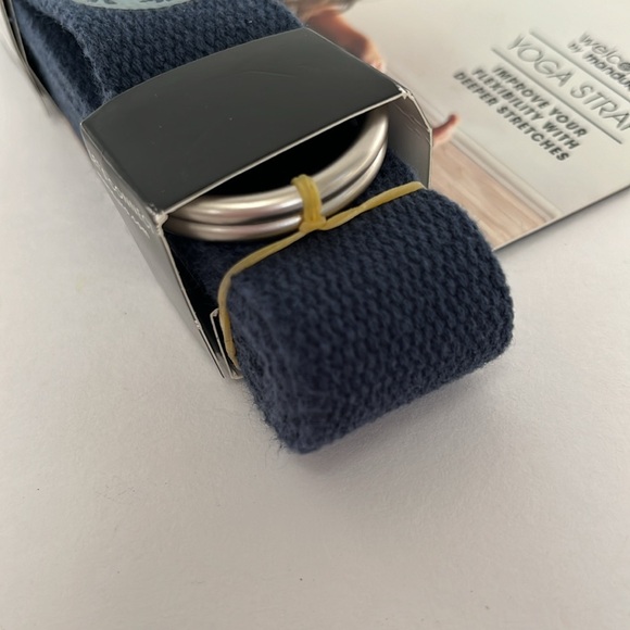MANDUKA Welcome Yoga Strap - Picture 2 of 5